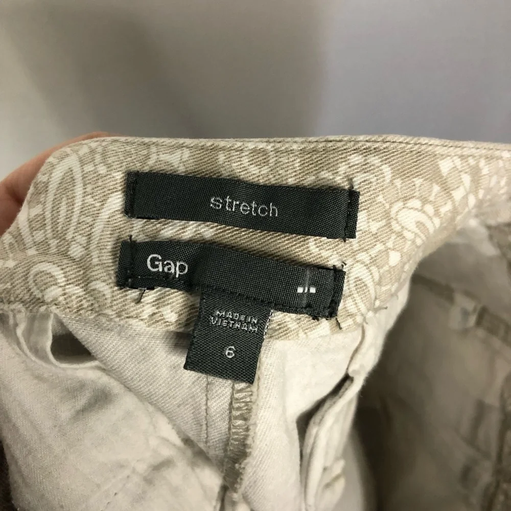 Gap Stretch Khaki & White Paisley Printed Shorts 6